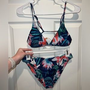 Cupshe Swimsuit! So cute and soft! Removable pads!